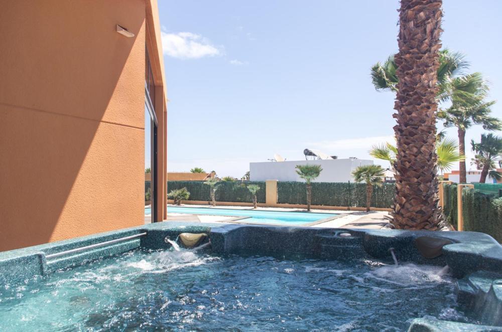 Villa La Marosca - Jacuzzi, Private Pool, 3 Bedrooms Калета де Фусте Екстериор снимка