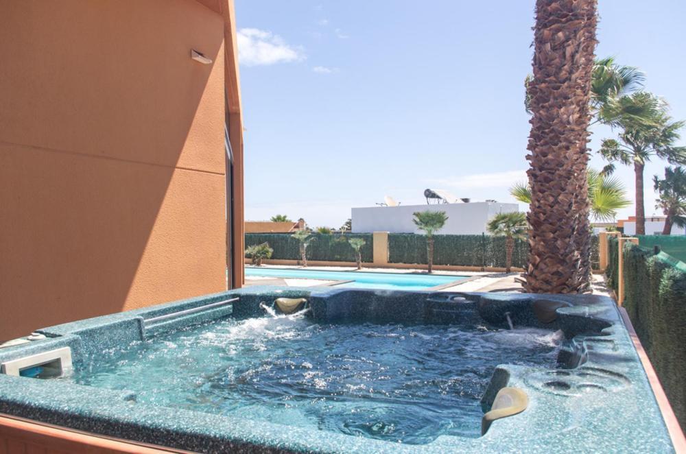Villa La Marosca - Jacuzzi, Private Pool, 3 Bedrooms Калета де Фусте Екстериор снимка